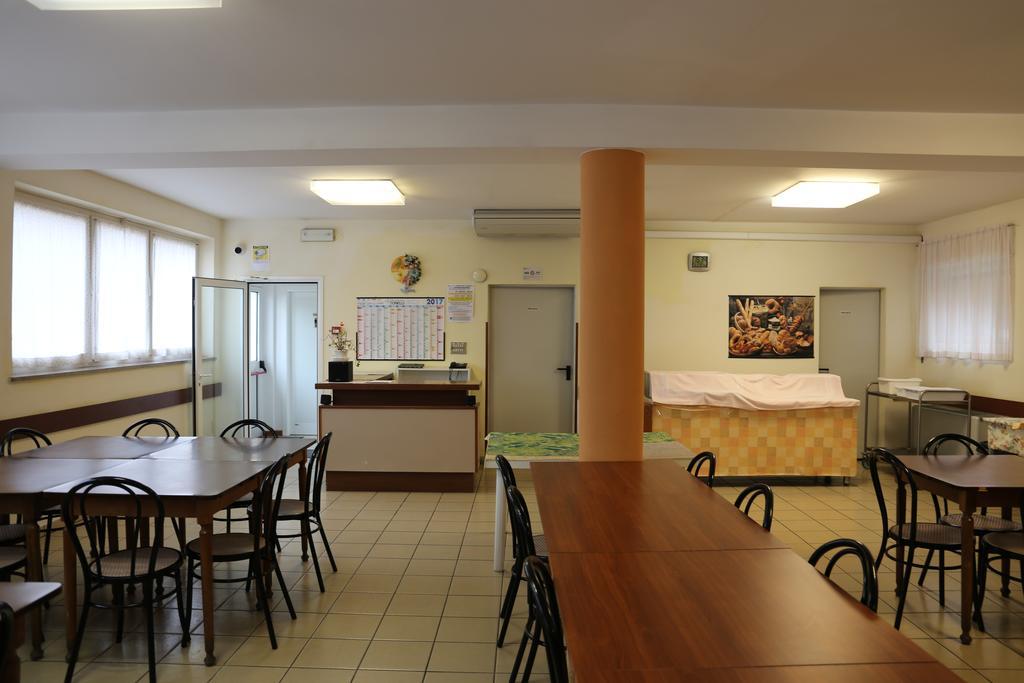 Ostello Della Gioventu Benacus Riva del Garda Ngoại thất bức ảnh